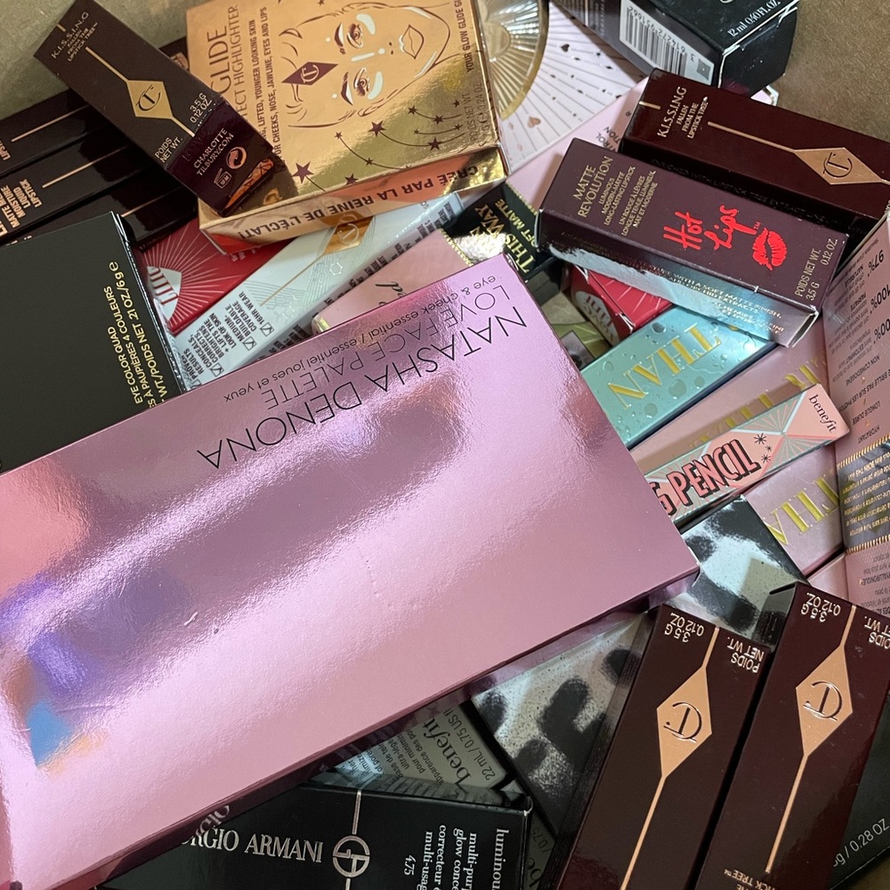 40 pcs mixed bundle of makeup